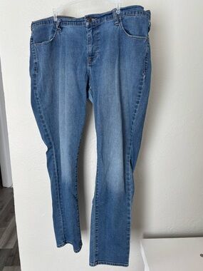 Old Navy Flirt Mid-Rise Dark Wash Boot-Cut Jeans | Size 16